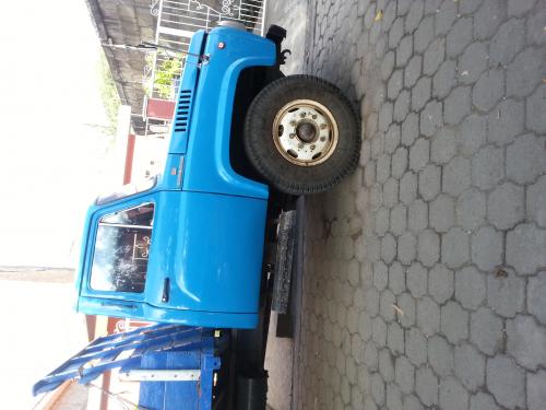 Vendo camion nissan uddel 78color azul reci - Imagen 3