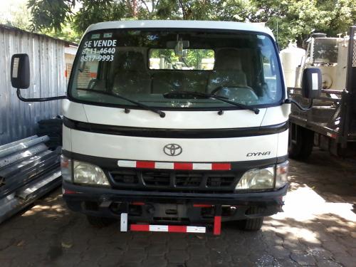 Se vende lote de camiones: 2 Camiones Toyota  - Imagen 1