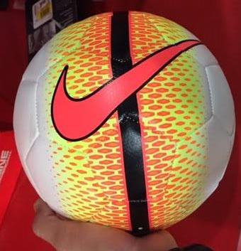Balones de Futbol Vendo dos balones Nike que - Imagen 2