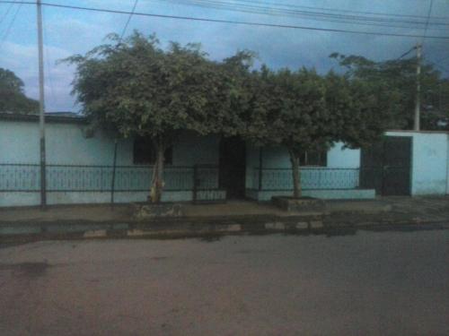ganga se vende casa grande en managua con t - Imagen 1