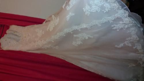 Vestido de novia muy fino comprado en mia fas - Imagen 3