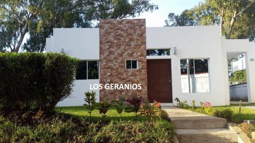 New house In Managua Residential area Los Ge - Imagen 1