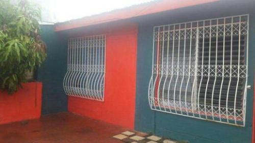 Vendo casa en Colonia Centro América detrs - Imagen 1