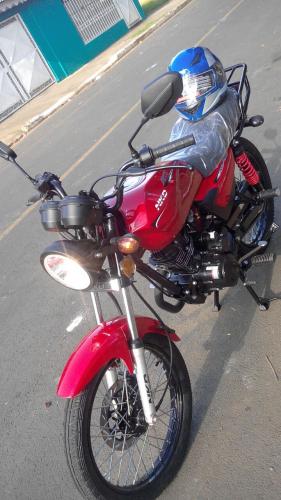 Vendo moto nueva marca AKT 125 con casco incl - Imagen 1