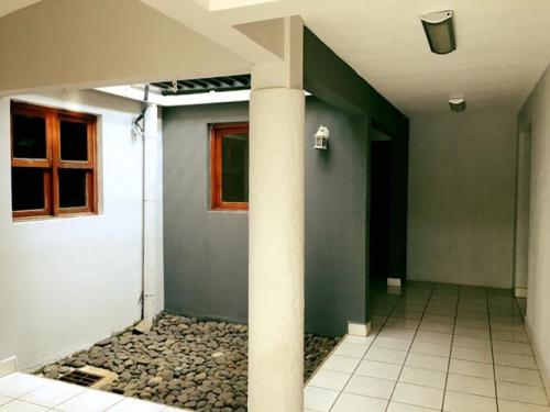 Rento amplia casa en Las Colinas para oficina - Imagen 3