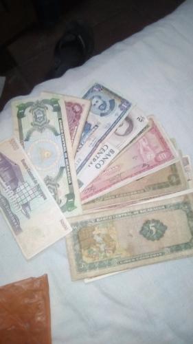 Vendo billetes de 1968 y otro de nicaragua - Imagen 1