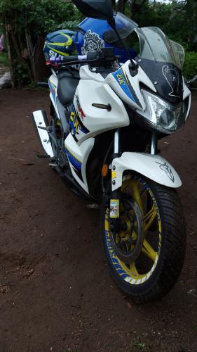 Vendo linda moto lifan KPR 200 año 2018 Enfr - Imagen 1
