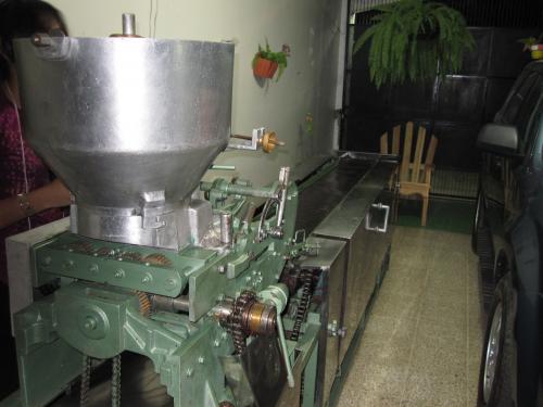 Vendo maquina tortillera produce 3 mil tortil - Imagen 1