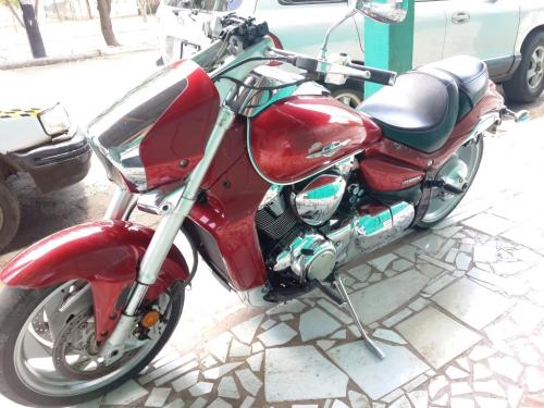 Moto Suzuki 1800cc mod2007 color roja - Imagen 2
