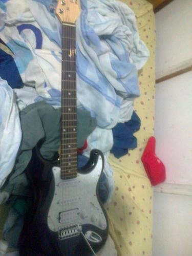 vendo guitarra electrica palmer color azul  - Imagen 1